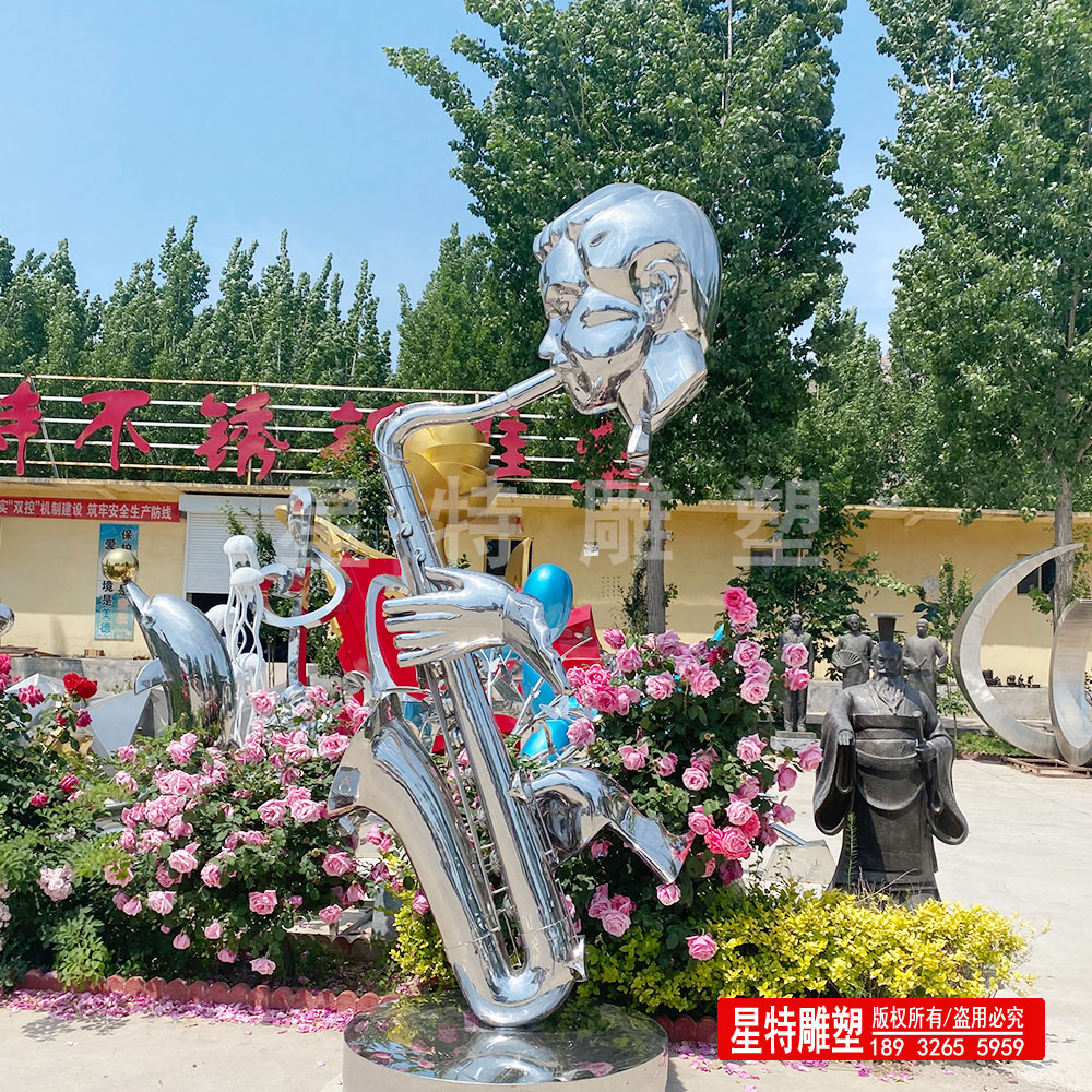 镜面不锈钢人物雕塑