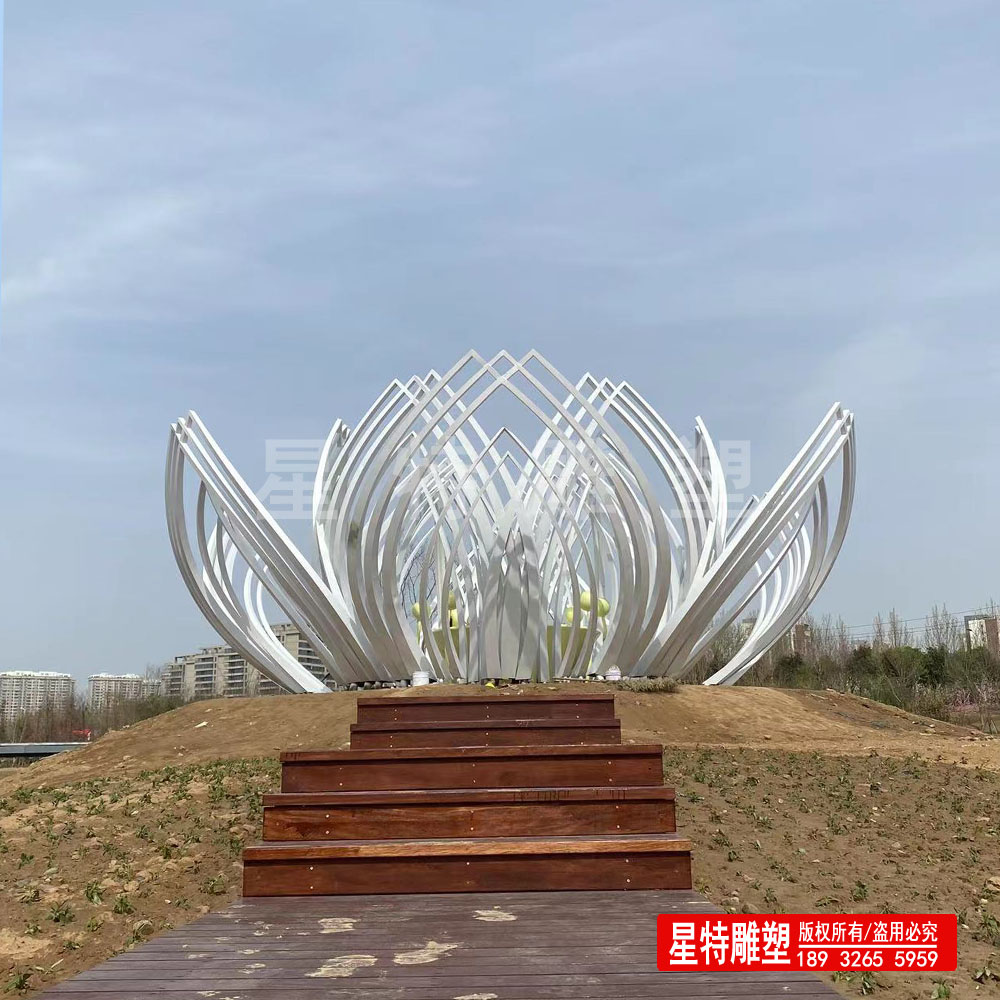 不锈钢荷花雕塑  公园雕塑制作
